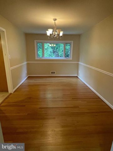 1040 WARBLER, Mclean, VA 22101