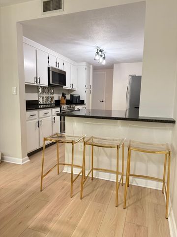 1100 Salem St 96, Lynnfield, MA 01940