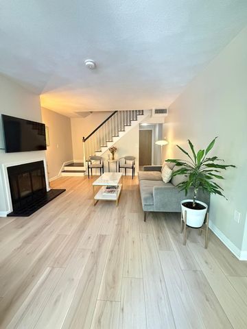 1100 Salem St 96, Lynnfield, MA 01940