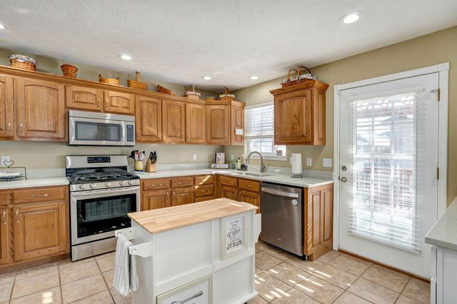 606 E Katella Circle, Nixa, MO 65714