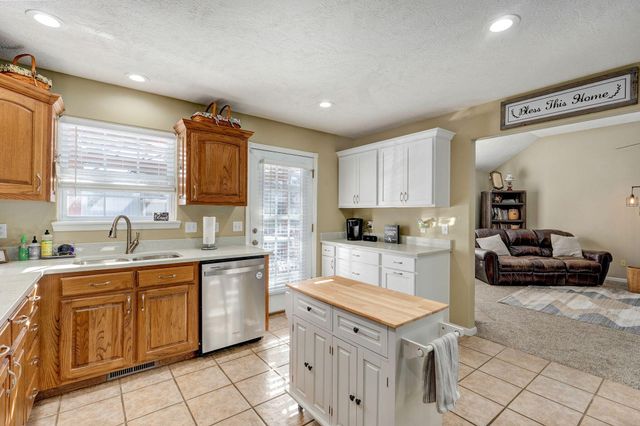 606 E Katella Circle, Nixa, MO 65714