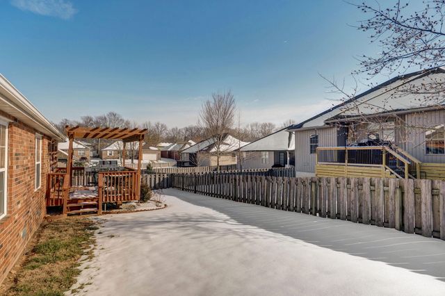 606 E Katella Circle, Nixa, MO 65714