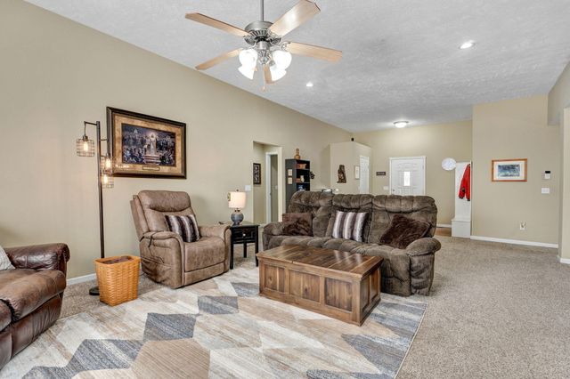 606 E Katella Circle, Nixa, MO 65714