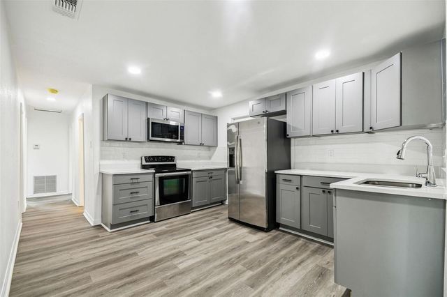 6502 N 31ST STREET, Tampa, FL 33610