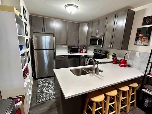 1849 Green Bay Road 2E, Highland Park, IL 60035