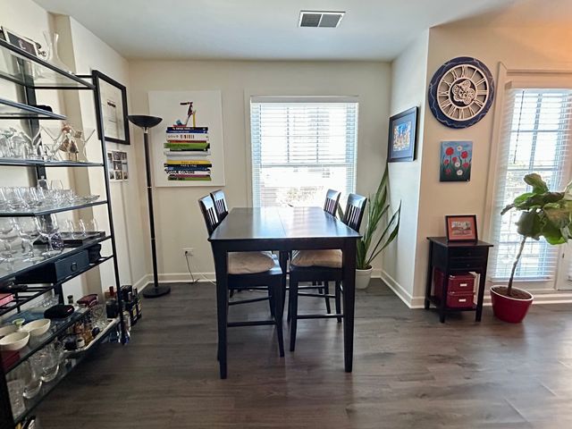 1849 Green Bay Road 2E, Highland Park, IL 60035