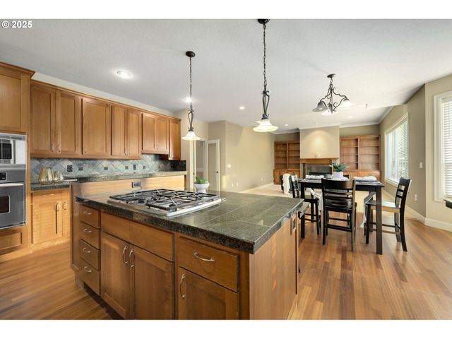 5219 Nw FERNRIDGE Dr, Camas, WA 98607