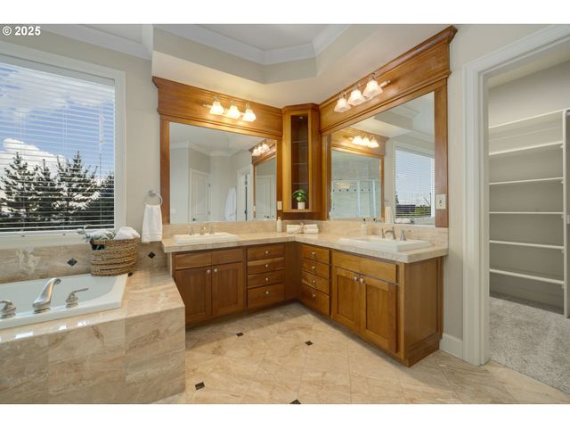 5219 Nw FERNRIDGE Dr, Camas, WA 98607