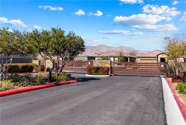 1730 Deep Valley Avenue, North Las Vegas, NV 89084