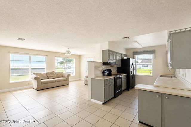 2882 Pembroke Road, Melbourne, FL 32935