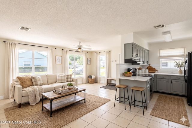 2882 Pembroke Road, Melbourne, FL 32935