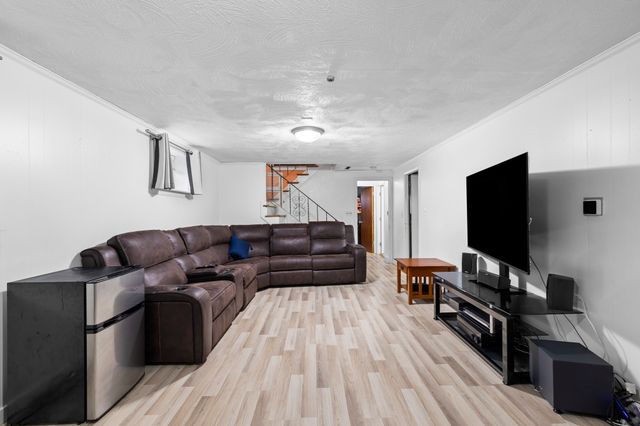 17 Acorn Dr, Randolph, MA 02368
