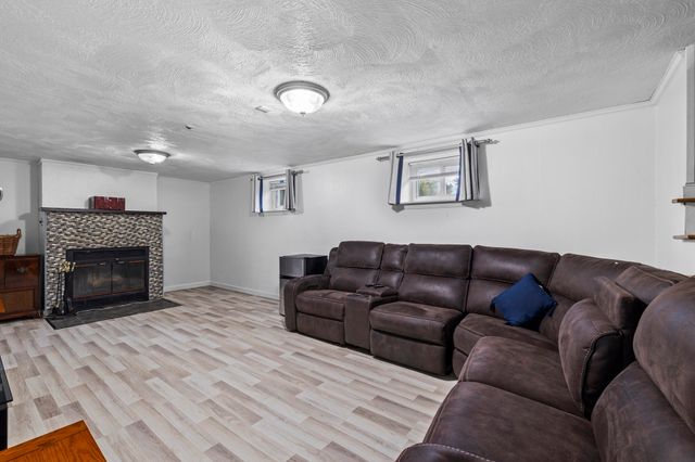 17 Acorn Dr, Randolph, MA 02368