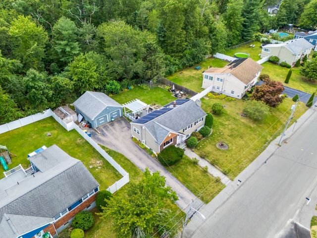 17 Acorn Dr, Randolph, MA 02368