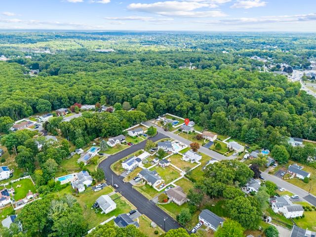 17 Acorn Dr, Randolph, MA 02368