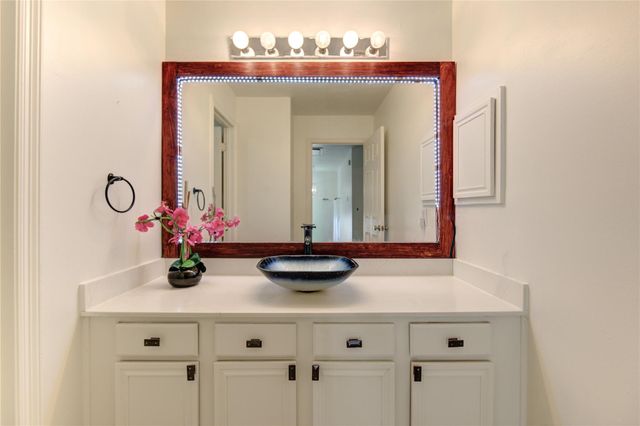 1115 Enclave Square E, Houston, TX 77077