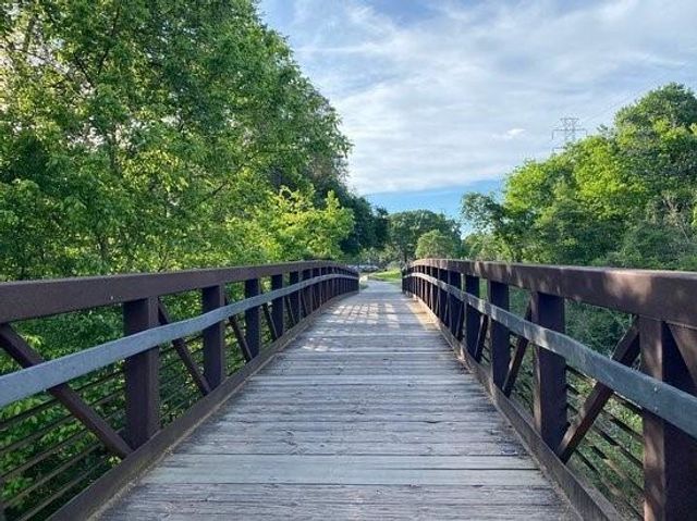 1115 Enclave Square E, Houston, TX 77077