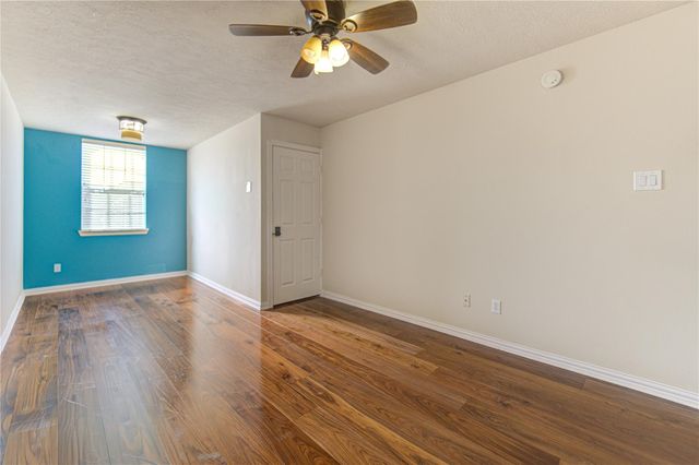 1115 Enclave Square E, Houston, TX 77077