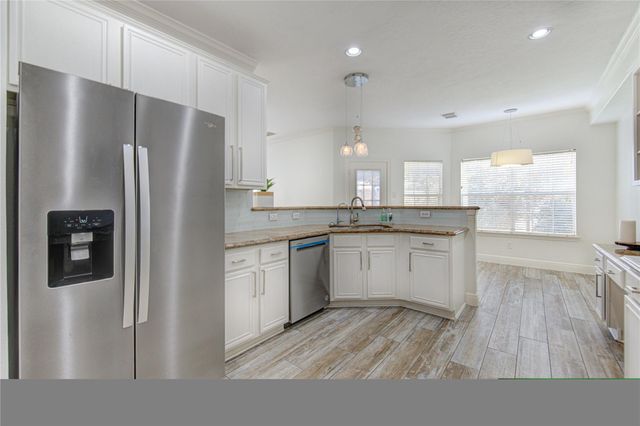 1115 Enclave Square E, Houston, TX 77077