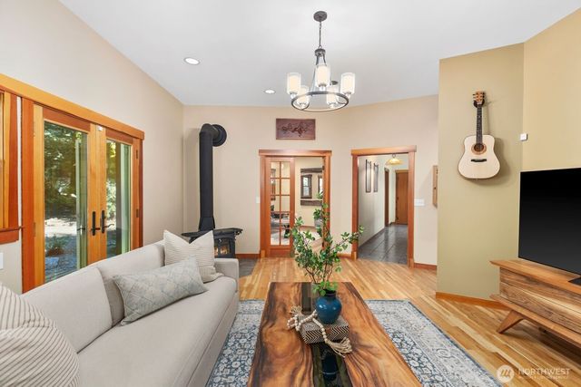 14677 Sivertson Road NE, Bainbridge Island, WA 98110