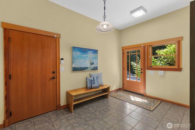 14677 Sivertson Road NE, Bainbridge Island, WA 98110