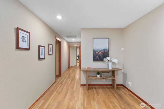 14677 Sivertson Road NE, Bainbridge Island, WA 98110