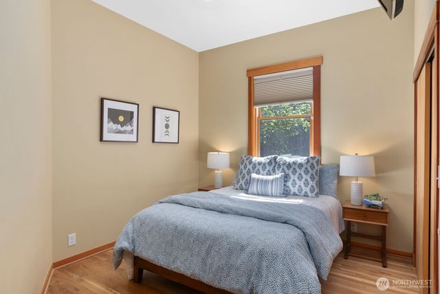 14677 Sivertson Road NE, Bainbridge Island, WA 98110