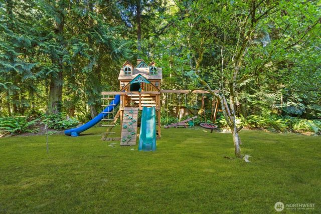 14677 Sivertson Road NE, Bainbridge Island, WA 98110