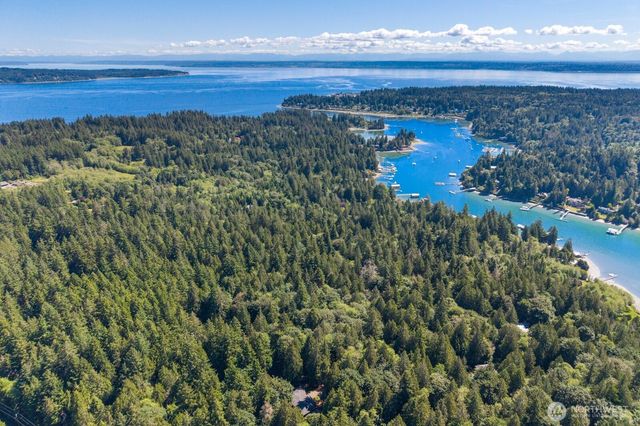14677 Sivertson Road NE, Bainbridge Island, WA 98110