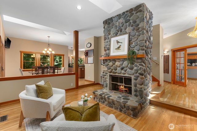 14677 Sivertson Road NE, Bainbridge Island, WA 98110