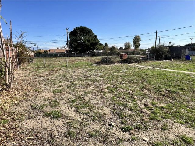 9467 Palm, Fontana, CA 92335