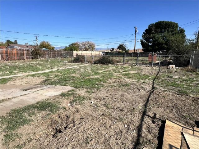 9467 Palm, Fontana, CA 92335