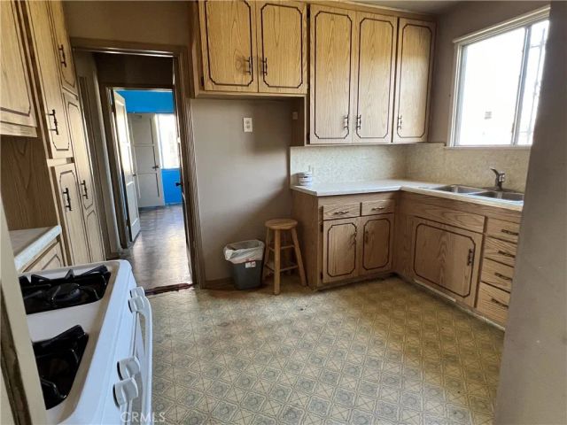 9467 Palm, Fontana, CA 92335