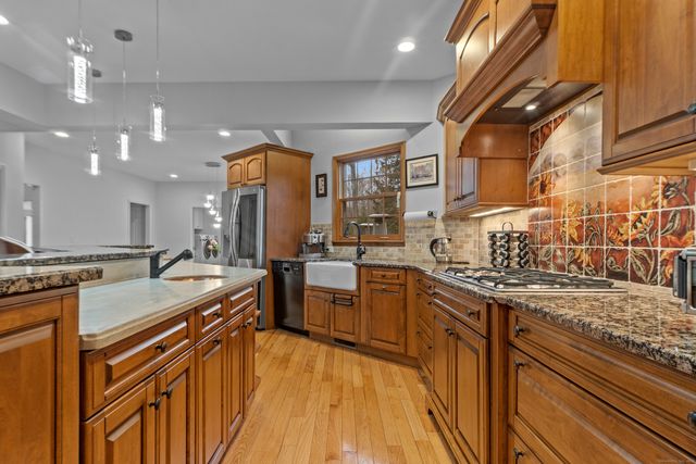 20 Blanket Meadow Road, Monroe, CT 06468