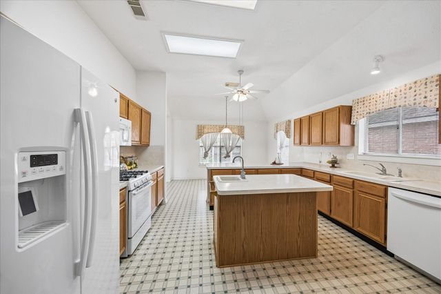 2726 N Larkspur Circle, Pearland, TX 77584