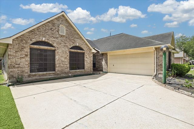 2726 N Larkspur Circle, Pearland, TX 77584
