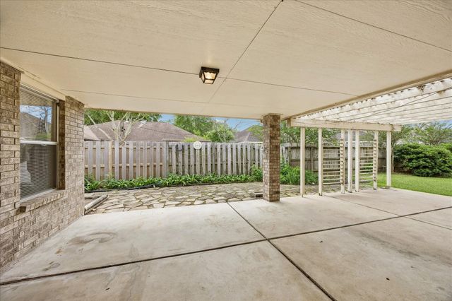 2726 N Larkspur Circle, Pearland, TX 77584