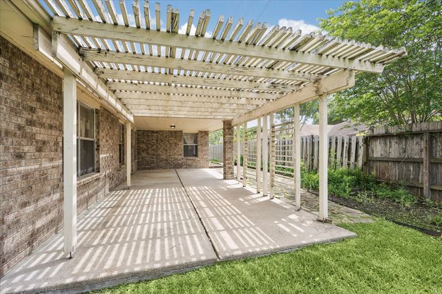 2726 N Larkspur Circle, Pearland, TX 77584