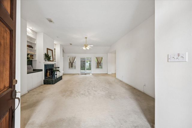 2726 N Larkspur Circle, Pearland, TX 77584