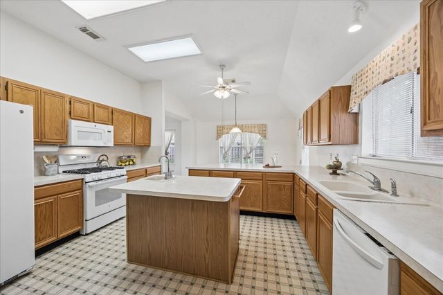 2726 N Larkspur Circle, Pearland, TX 77584