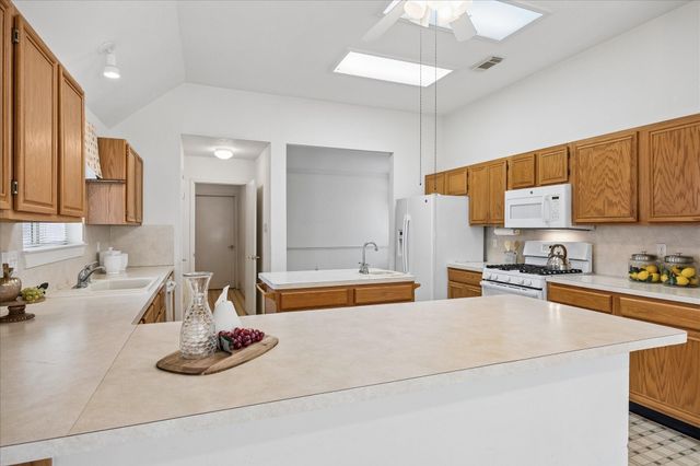 2726 N Larkspur Circle, Pearland, TX 77584