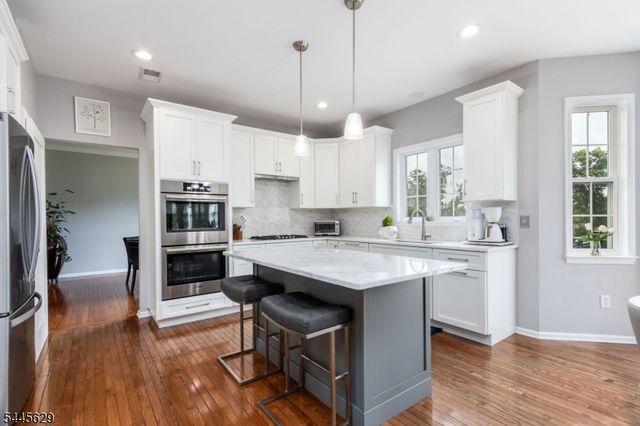 38 Music Mountain Blvd, West Amwell Twp., NJ 08530