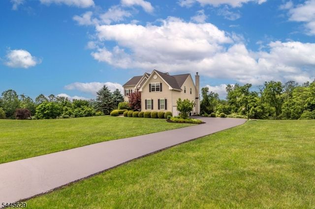 38 Music Mountain Blvd, West Amwell Twp., NJ 08530