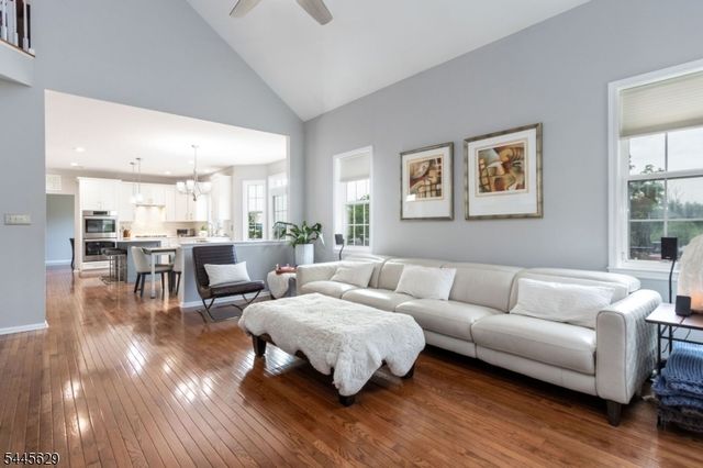 38 Music Mountain Blvd, West Amwell Twp., NJ 08530