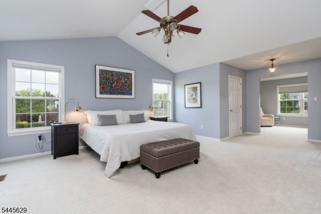 38 Music Mountain Blvd, West Amwell Twp., NJ 08530