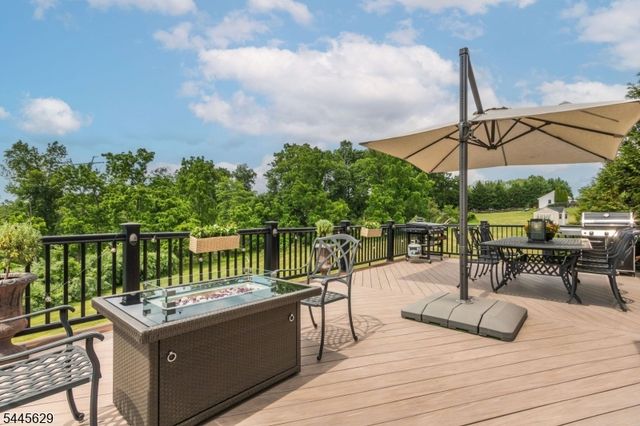 38 Music Mountain Blvd, West Amwell Twp., NJ 08530