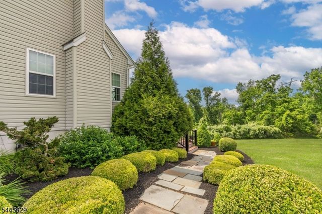 38 Music Mountain Blvd, West Amwell Twp., NJ 08530