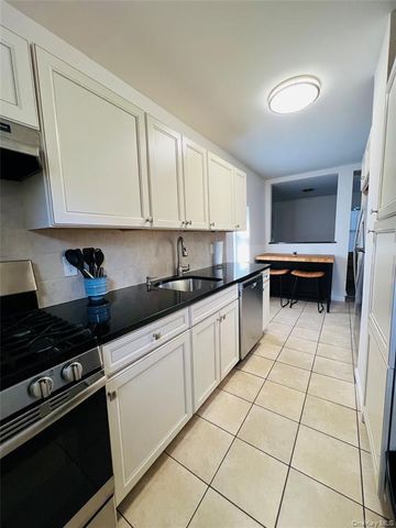 93 Main Street, Garnerville, NY 10923