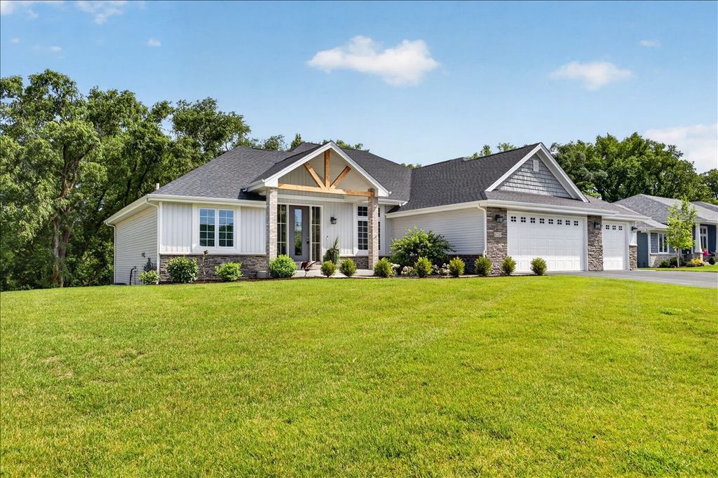 6226 Hathaway Trail, Roscoe, IL 61073