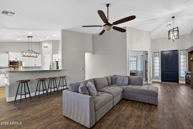 39722 N NEW RIVER Road, Phoenix, AZ 85086